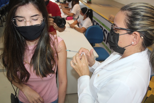 Servidores da Ufersa de Caraúbas completam seu ciclo com vacinação da segunda dose contra Covid-19