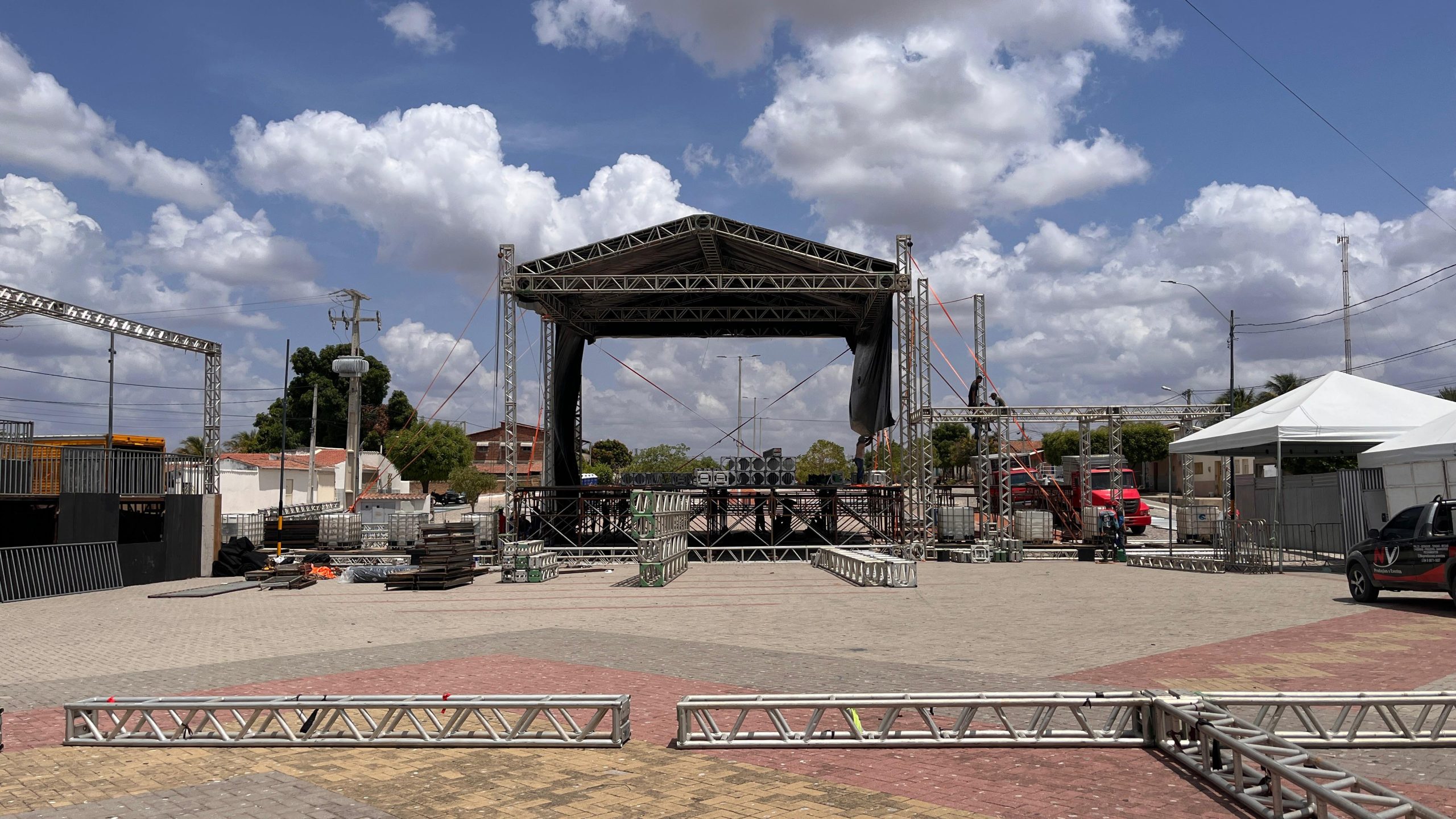 Prefeitura de Caraúbas organiza detalhes finais para início da Festa de São Sebastião 2025