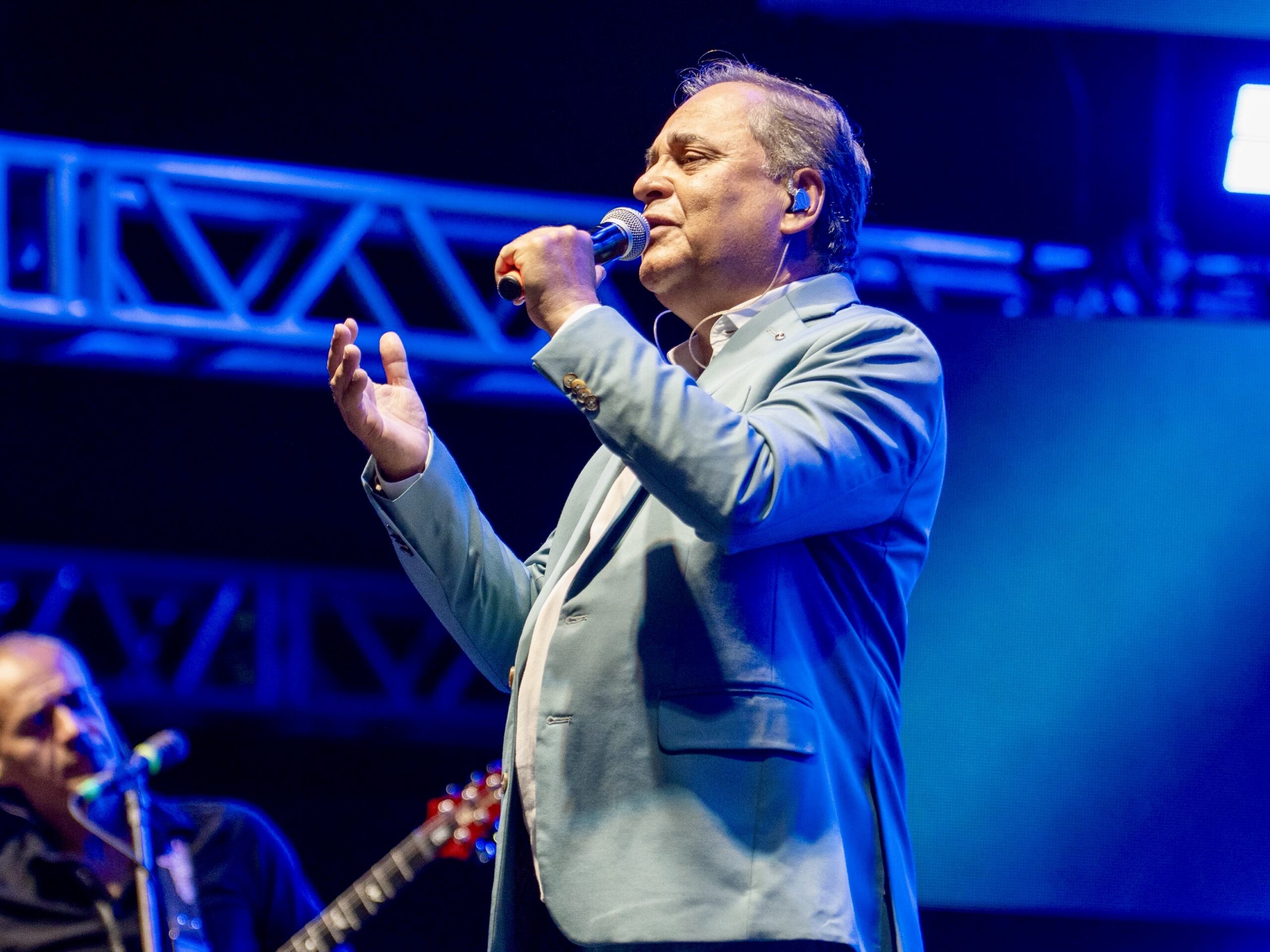 Show do Pe. João Carlos abre Festa de São Sebastião com louvor e devoção em Caraúbas